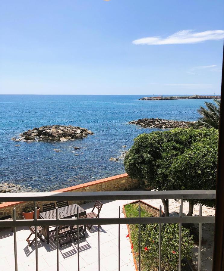 Vakantiehuis La Terrazza Nel Mare *